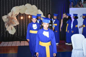 Foto - Formatura de encerramento dos 5º anos do ensino fundamental dia 11 de dezembro de 2024