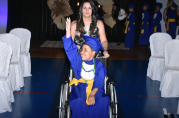 Foto - Formatura de encerramento dos 5º anos do ensino fundamental dia 11 de dezembro de 2024