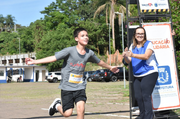 Foto - Secretaria de Educação promoveu 6ª Corrida e Caminhada Educação Solidária