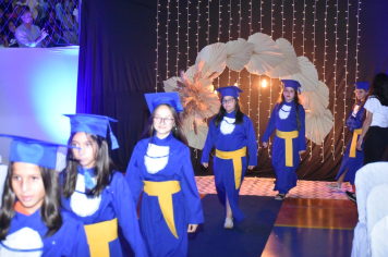 Foto - Formatura de encerramento dos 5º anos do ensino fundamental dia 11 de dezembro de 2024