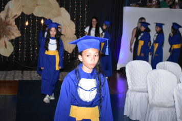 Foto - Formatura de encerramento dos 5º anos do ensino fundamental dia 11 de dezembro de 2024