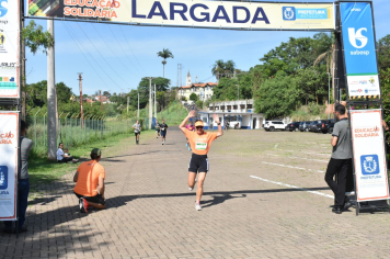 Foto - Secretaria de Educação promoveu 6ª Corrida e Caminhada Educação Solidária