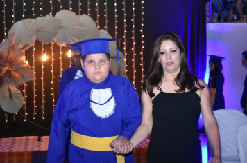 Foto - Formatura de encerramento dos 5º anos do ensino fundamental dia 11 de dezembro de 2024