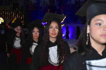 Foto - Formatura de encerramento dos 9º anos do ensino fundamental II e EMEJA dia 13 de dezembro de 2024