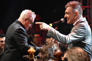 Foto - Botucatu 170 anos - Show Paulo Miklos + Orquestra Sinfônica Municipal de Botucatu + Orquestra Sinfônica Lyra Mojimiriana + Maestro Carlos Lima*