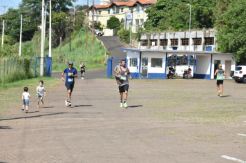 Foto - Secretaria de Educação promoveu 6ª Corrida e Caminhada Educação Solidária