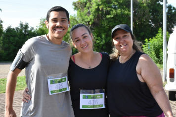 Foto - Secretaria de Educação promoveu 6ª Corrida e Caminhada Educação Solidária