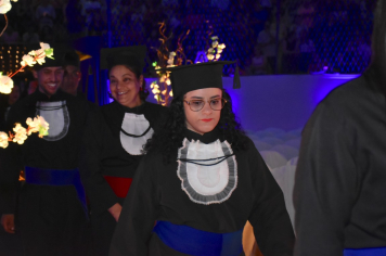 Foto - Formatura de encerramento dos 9º anos do ensino fundamental II e EMEJA dia 13 de dezembro de 2024