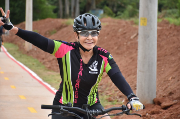 Foto - Prefeitura entrega primeira ciclovia rural as margens da Avenida Odilon Cassetari, que liga a Rodovia Gastão Dal Farra.