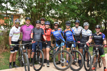 Foto - Prefeitura entrega primeira ciclovia rural as margens da Avenida Odilon Cassetari, que liga a Rodovia Gastão Dal Farra.