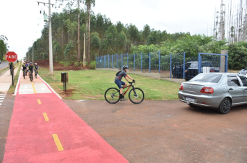 Foto - Prefeitura entrega primeira ciclovia rural as margens da Avenida Odilon Cassetari, que liga a Rodovia Gastão Dal Farra.