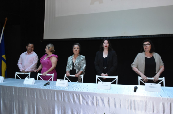 Foto - Premiação da Olimpíada Literária da Língua Portuguesa e da 1ª Olimpíada de Matemática