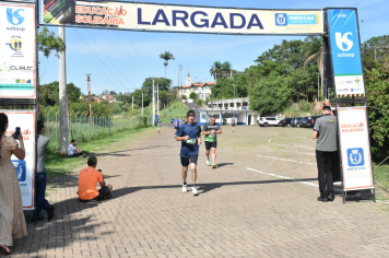 Foto - Secretaria de Educação promoveu 6ª Corrida e Caminhada Educação Solidária