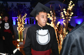 Foto - Formatura de encerramento dos 9º anos do ensino fundamental II e EMEJA dia 13 de dezembro de 2024