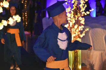 Foto - Formatura de encerramento dos 5º anos do ensino fundamental dia 12 de dezembro de 2024