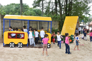 Foto - Escola municipal de educação infantil ganha espaço interativo para os alunos