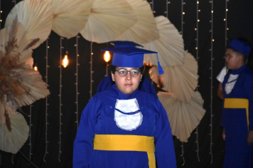 Foto - Formatura de encerramento dos 5º anos do ensino fundamental dia 11 de dezembro de 2024