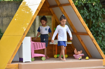 Foto - Escola municipal de educação infantil ganha espaço interativo para os alunos