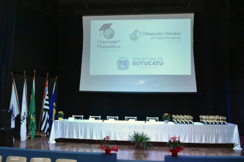 Foto - Premiação da Olimpíada Literária da Língua Portuguesa e da 1ª Olimpíada de Matemática