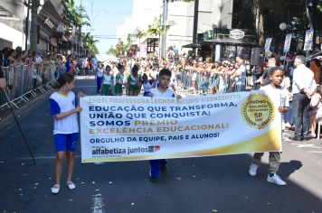 Foto - Aniversário de Botucatu - Ato Cívico e Desfile