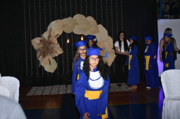 Foto - Formatura de encerramento dos 5º anos do ensino fundamental dia 11 de dezembro de 2024