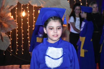 Foto - Formatura de encerramento dos 5º anos do ensino fundamental dia 11 de dezembro de 2024