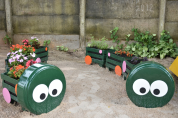 Foto - Escola municipal de educação infantil ganha espaço interativo para os alunos