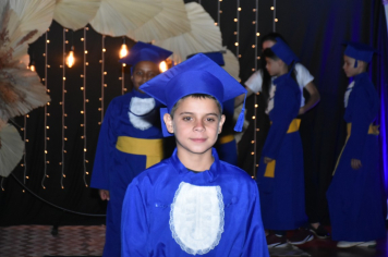 Foto - Formatura de encerramento dos 5º anos do ensino fundamental dia 11 de dezembro de 2024