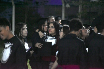Foto - Formatura de encerramento dos 9º anos do ensino fundamental II e EMEJA dia 13 de dezembro de 2024