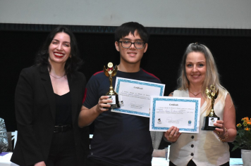 Foto - Premiação da Olimpíada Literária da Língua Portuguesa e da 1ª Olimpíada de Matemática
