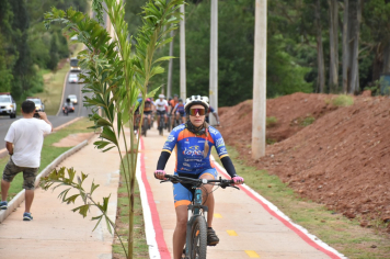 Foto - Prefeitura entrega primeira ciclovia rural as margens da Avenida Odilon Cassetari, que liga a Rodovia Gastão Dal Farra.