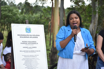 Foto - Prefeitura entrega primeira ciclovia rural as margens da Avenida Odilon Cassetari, que liga a Rodovia Gastão Dal Farra.