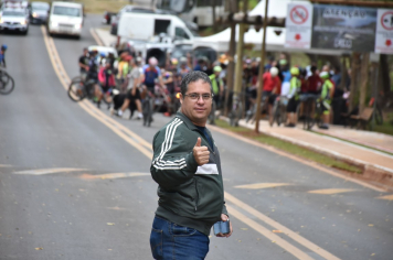 Foto - Prefeitura entrega primeira ciclovia rural as margens da Avenida Odilon Cassetari, que liga a Rodovia Gastão Dal Farra.