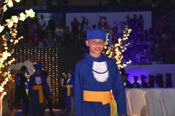 Foto - Formatura de encerramento dos 5º anos do ensino fundamental dia 12 de dezembro de 2024