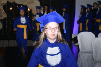 Foto - Formatura de encerramento dos 5º anos do ensino fundamental dia 11 de dezembro de 2024