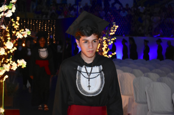 Foto - Formatura de encerramento dos 9º anos do ensino fundamental II e EMEJA dia 13 de dezembro de 2024