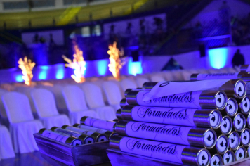 Foto - Formatura de encerramento dos 9º anos do ensino fundamental II e EMEJA dia 13 de dezembro de 2024