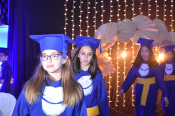 Foto - Formatura de encerramento dos 5º anos do ensino fundamental dia 11 de dezembro de 2024