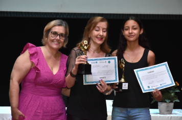 Foto - Premiação da Olimpíada Literária da Língua Portuguesa e da 1ª Olimpíada de Matemática