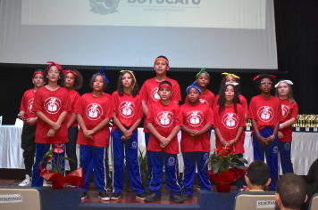 Foto - Premiação da Olimpíada Literária da Língua Portuguesa e da 1ª Olimpíada de Matemática