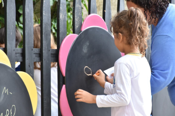 Foto - Escola municipal de educação infantil ganha espaço interativo para os alunos
