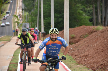 Foto - Prefeitura entrega primeira ciclovia rural as margens da Avenida Odilon Cassetari, que liga a Rodovia Gastão Dal Farra.