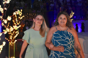 Foto - Formatura de encerramento dos 9º anos do ensino fundamental II e EMEJA dia 13 de dezembro de 2024