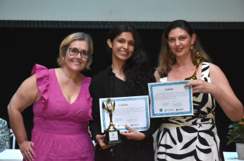 Foto - Premiação da Olimpíada Literária da Língua Portuguesa e da 1ª Olimpíada de Matemática