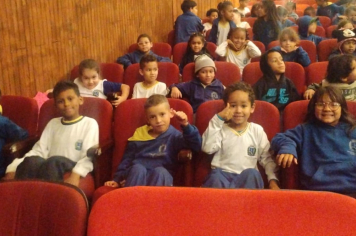 Foto - Alunos da Rede Municipal participam do Projeto A Hora do Conto em Todos os Cantos