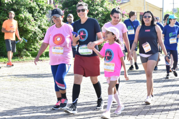Foto - Secretaria de Educação promoveu 6ª Corrida e Caminhada Educação Solidária