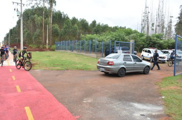 Foto - Prefeitura entrega primeira ciclovia rural as margens da Avenida Odilon Cassetari, que liga a Rodovia Gastão Dal Farra.