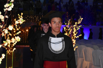 Foto - Formatura de encerramento dos 9º anos do ensino fundamental II e EMEJA dia 13 de dezembro de 2024
