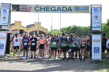 Foto - Secretaria de Educação promoveu 6ª Corrida e Caminhada Educação Solidária