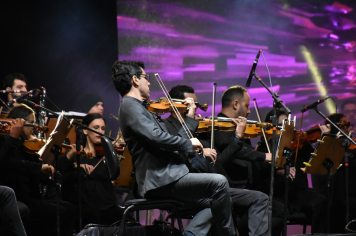 Foto - Botucatu 170 anos - Show Paulo Miklos + Orquestra Sinfônica Municipal de Botucatu + Orquestra Sinfônica Lyra Mojimiriana + Maestro Carlos Lima*